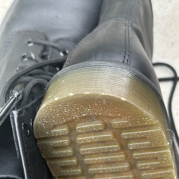 Dr. Martens 1460 Smooth Leather & Wonder Balsam - Picture 15 of 15